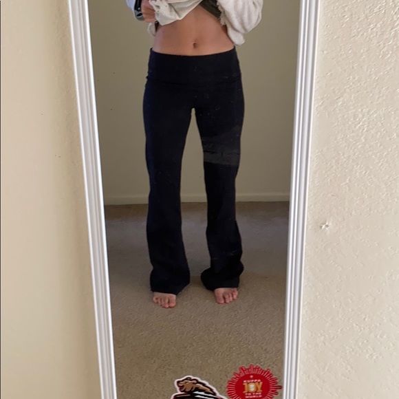 Lululemon yoga pants - Picture 5 of 6